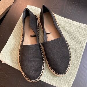 Old navy espadrille flats. Black size 8.5 never worn